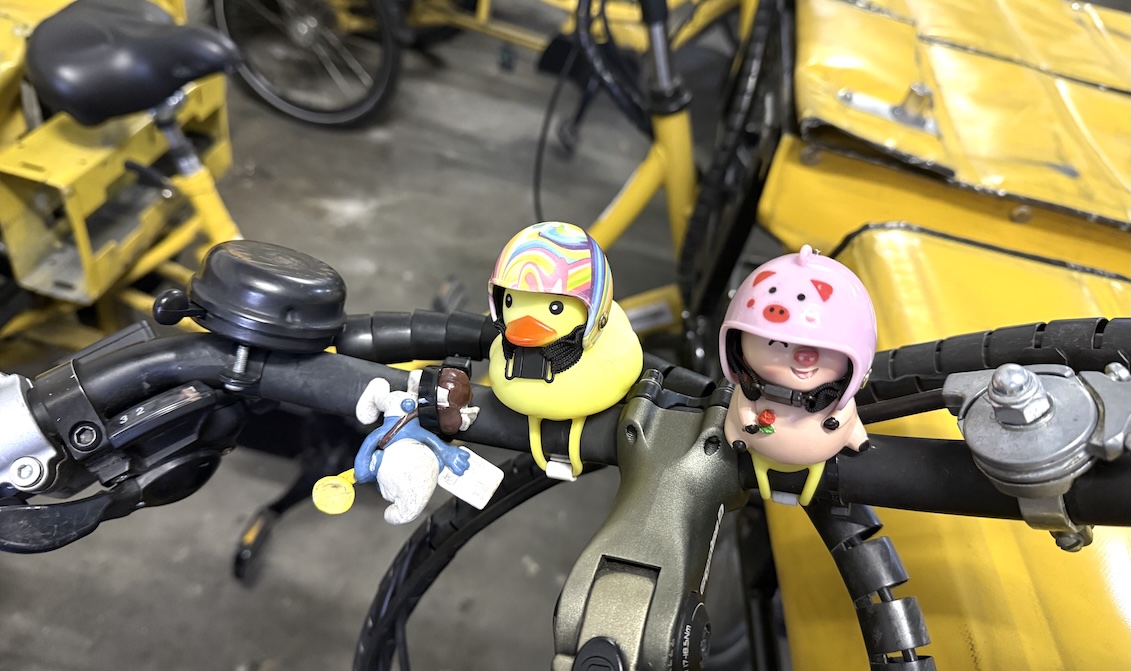 Postschlumpf, Küken und Ferkel vor der großen Tour